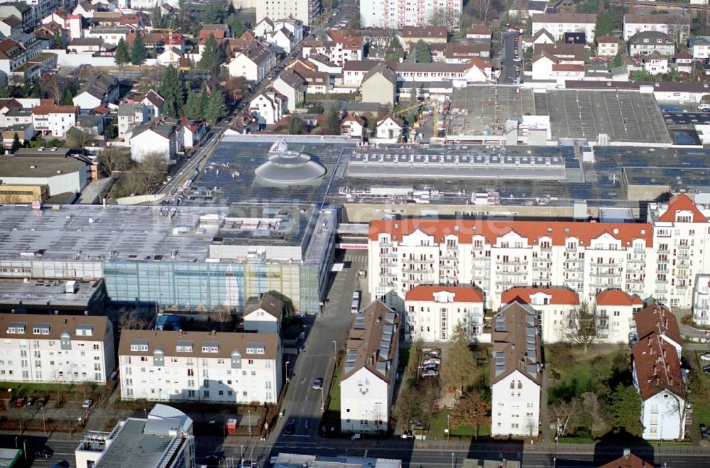 Neu-Isenburg aus der Vogelperspektive: Stadtzentrum im Innenstadtbereich in Neu-Isenburg im Bundesland Hessen, Deutschland