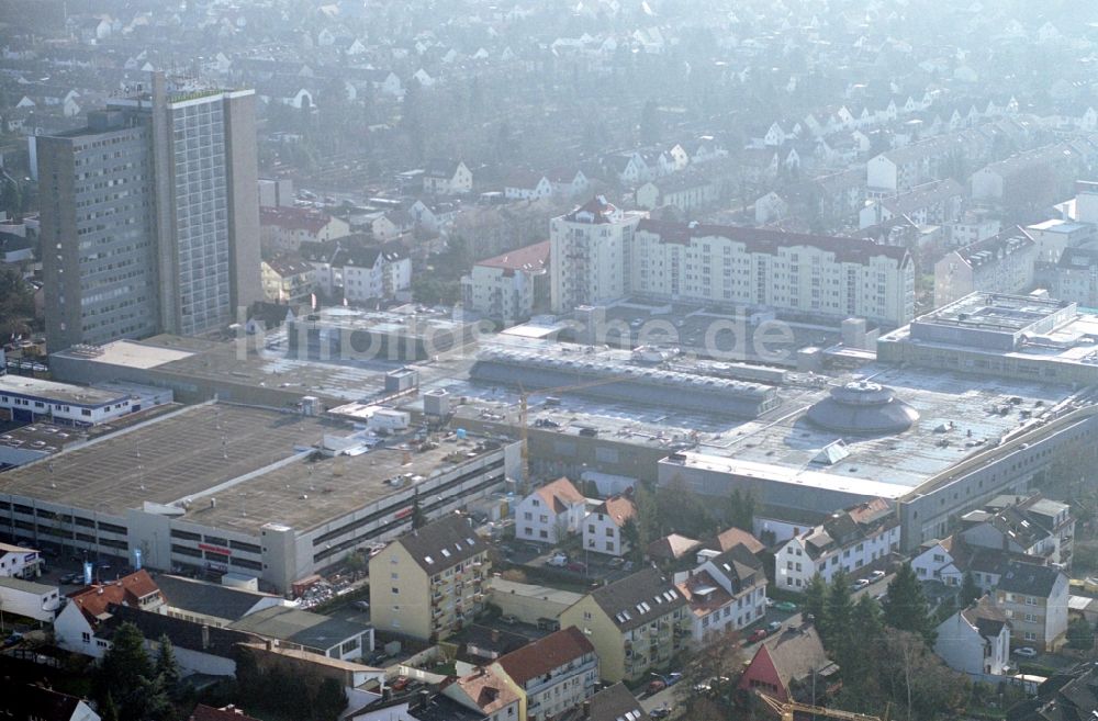 Luftaufnahme Neu-Isenburg - Stadtzentrum im Innenstadtbereich in Neu-Isenburg im Bundesland Hessen, Deutschland