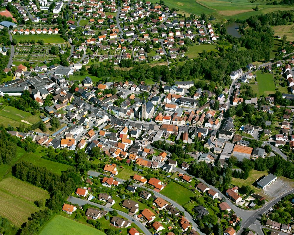 Neuenreuth von oben - Stadtzentrum im Innenstadtbereich in Neuenreuth im Bundesland Bayern, Deutschland