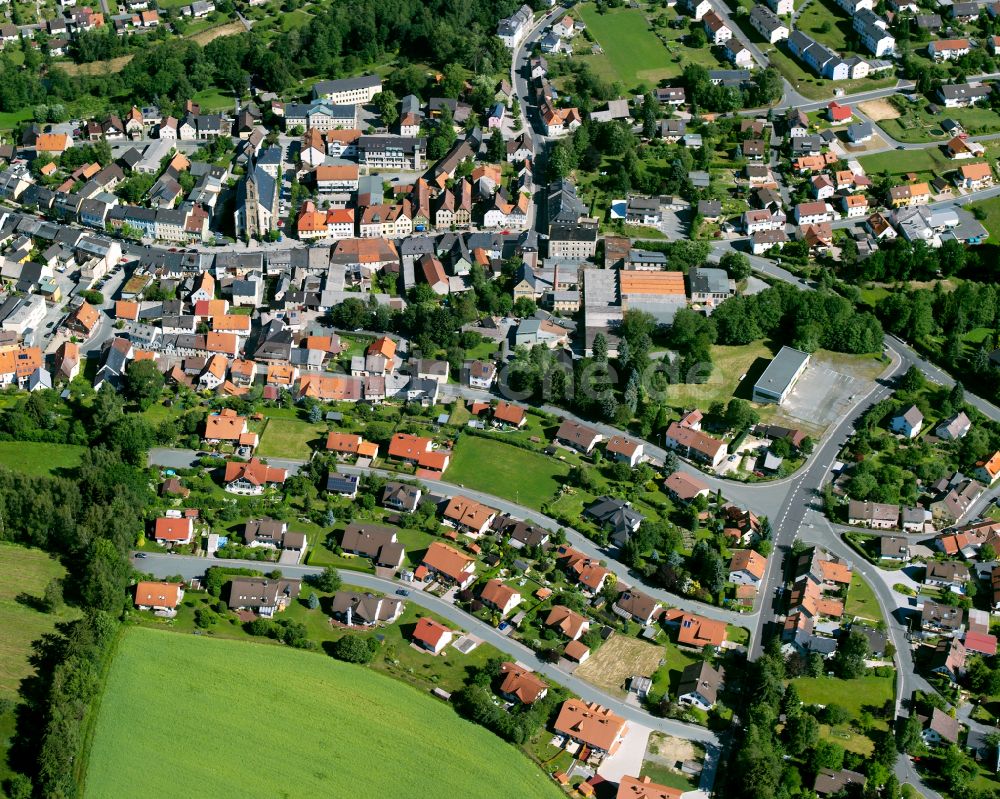 Neuenreuth aus der Vogelperspektive: Stadtzentrum im Innenstadtbereich in Neuenreuth im Bundesland Bayern, Deutschland