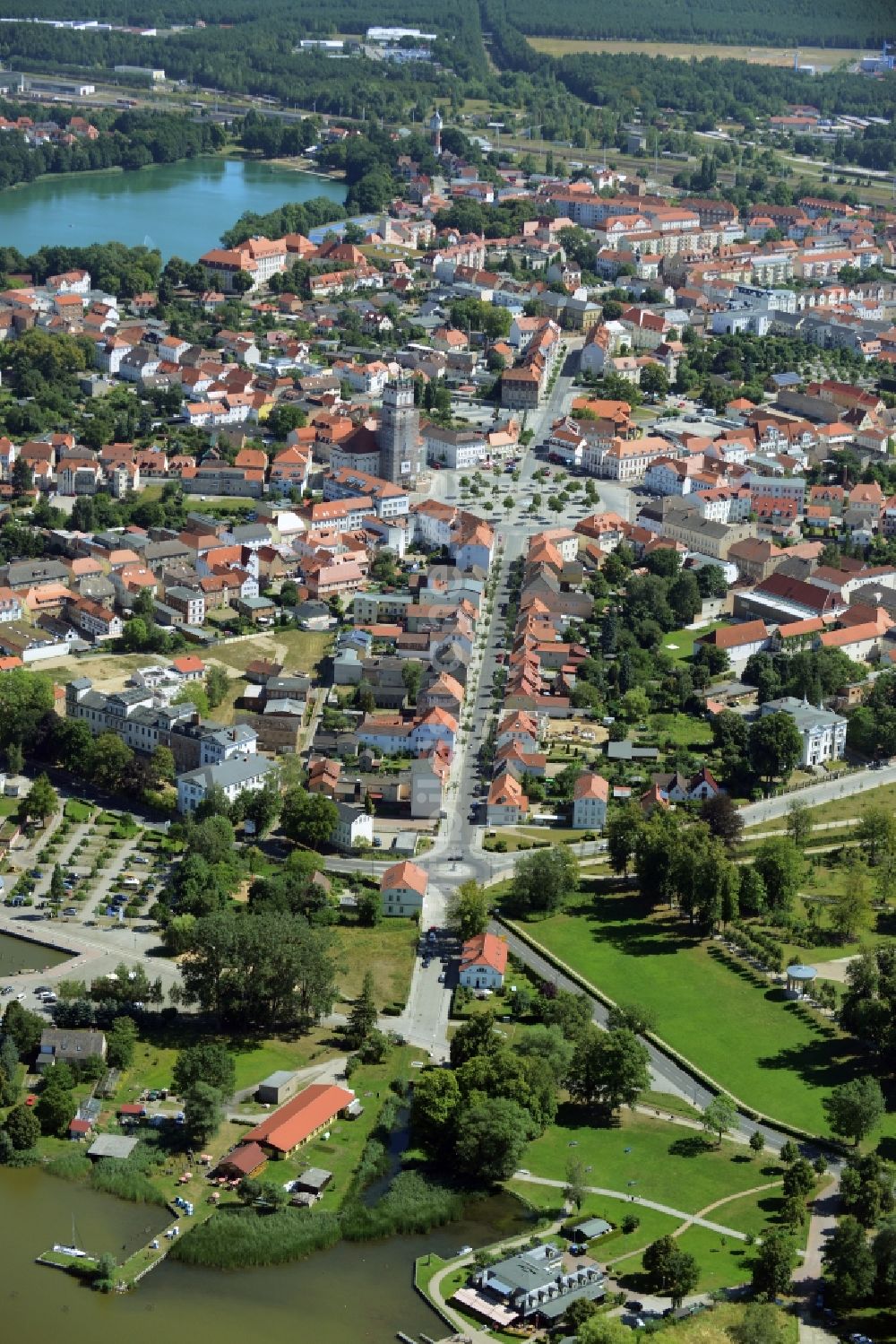 Luftaufnahme Neustrelitz - Stadtzentrum im Innenstadtbereich in Neustrelitz im Bundesland Mecklenburg-Vorpommern