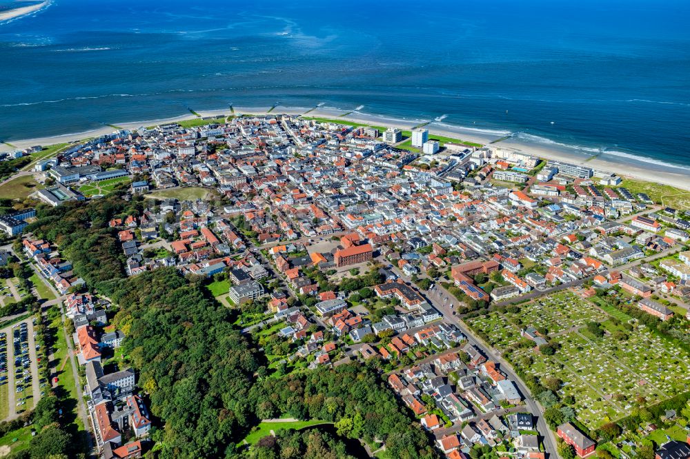 Norderney aus der Vogelperspektive: Stadtzentrum im Innenstadtbereich in Norderney im Bundesland Niedersachsen, Deutschland