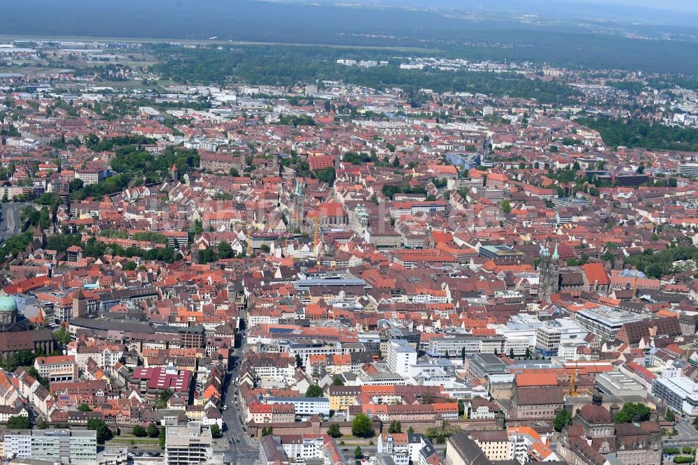 Nürnberg aus der Vogelperspektive: Stadtzentrum im Innenstadtbereich in Nürnberg im Bundesland Bayern, Deutschland