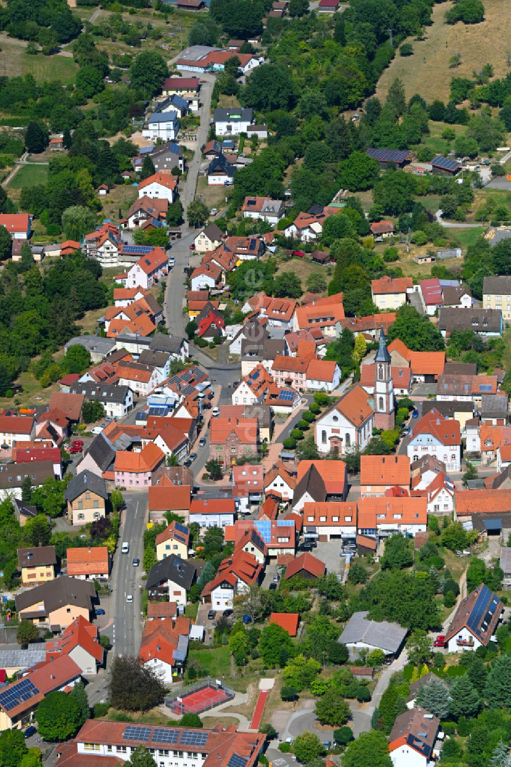 Oberschwarzach aus der Vogelperspektive: Stadtzentrum im Innenstadtbereich in Oberschwarzach im Bundesland Baden-Württemberg, Deutschland