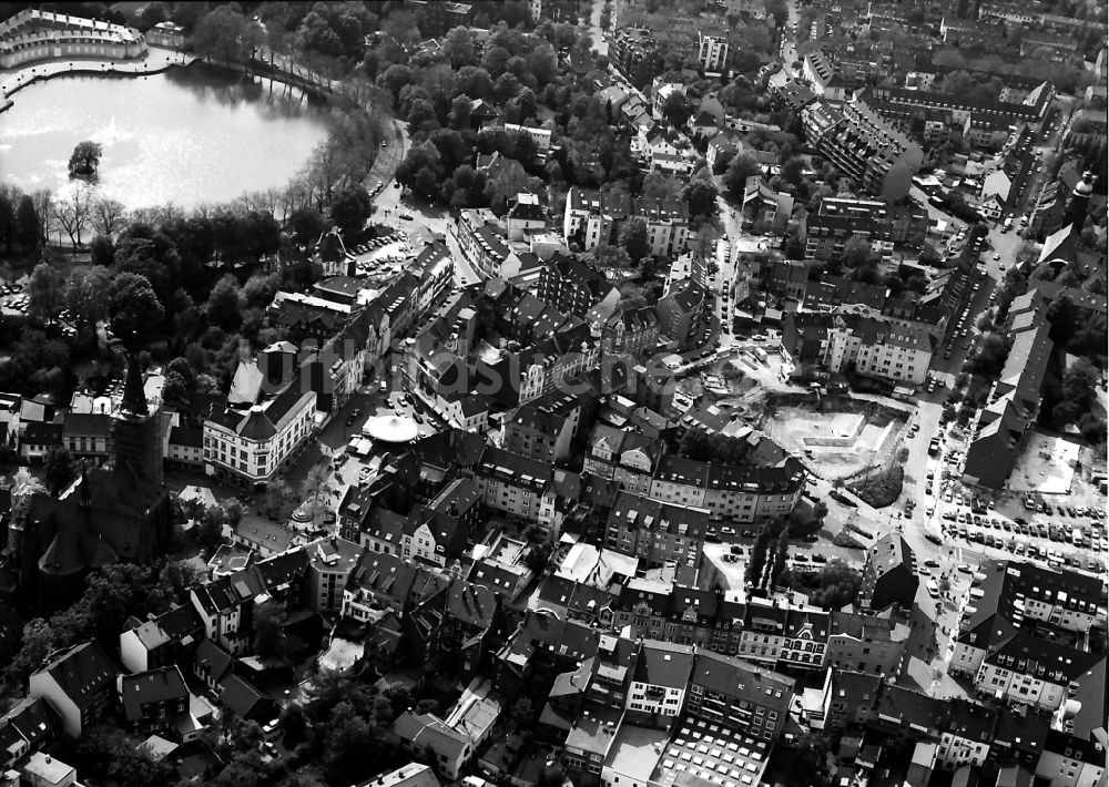 Düsseldorf von oben - Stadtzentrum im Innenstadtbereich im Ortsteil Benrath in Düsseldorf im Bundesland Nordrhein-Westfalen, Deutschland