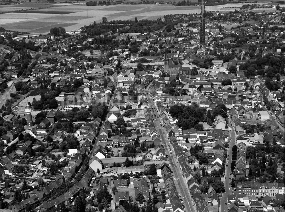 Luftbild Krefeld - Stadtzentrum im Innenstadtbereich im Ortsteil Hüls in Krefeld im Bundesland Nordrhein-Westfalen, Deutschland