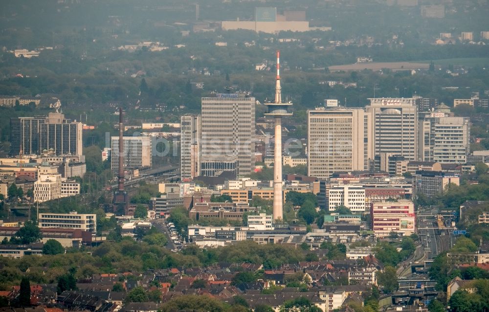 Essen aus der Vogelperspektive: Stadtzentrum im Innenstadtbereich im Ortsteil Holsterhausen in Essen im Bundesland Nordrhein-Westfalen, Deutschland