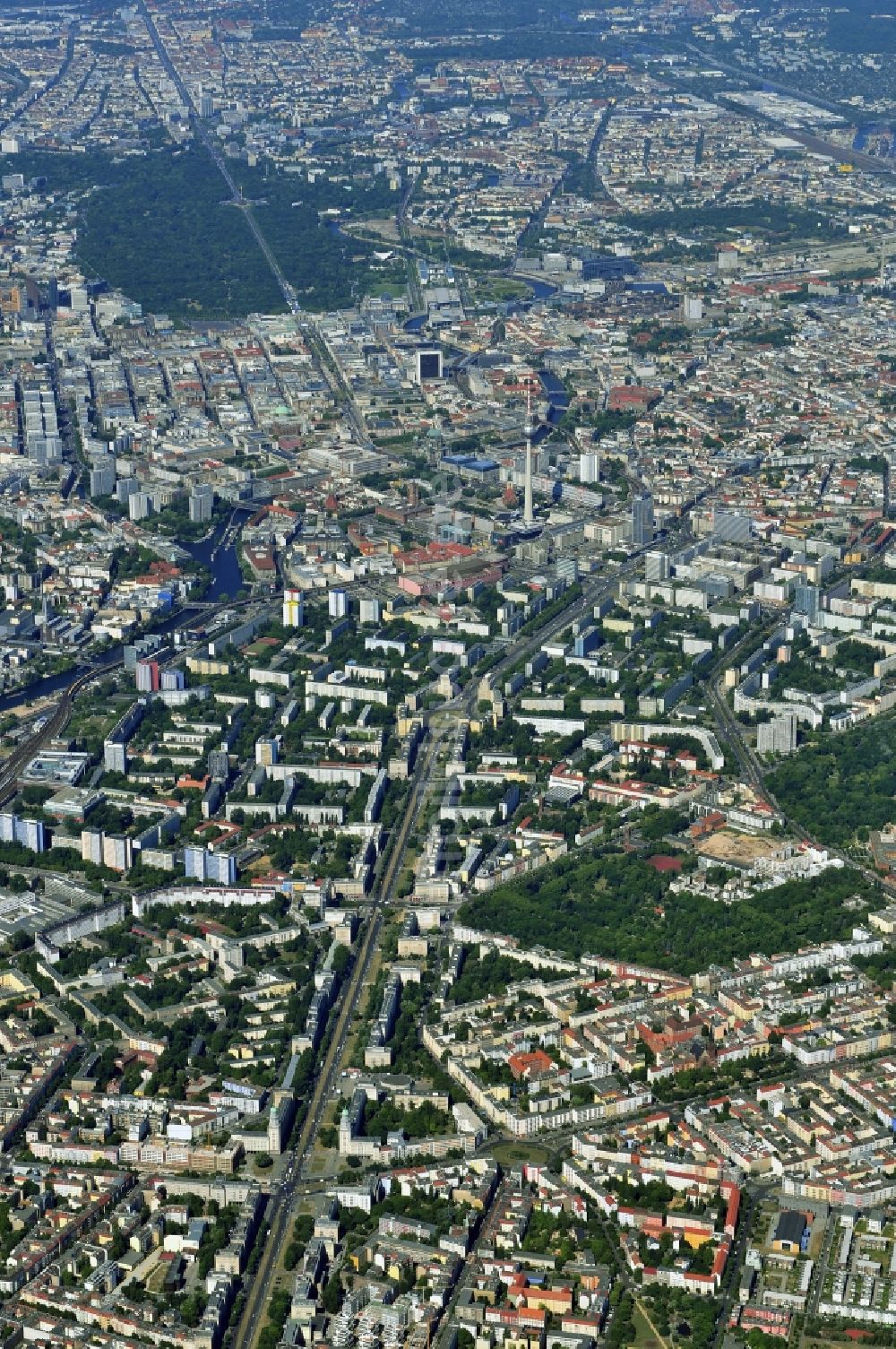 Luftaufnahme Berlin - Stadtzentrum im Innenstadtbereich Ost in Berlin