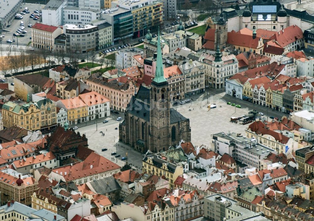 Pilsen Plzen von oben - Stadtzentrum im Innenstadtbereich in Pilsen - Plzen in Tschechische Republik