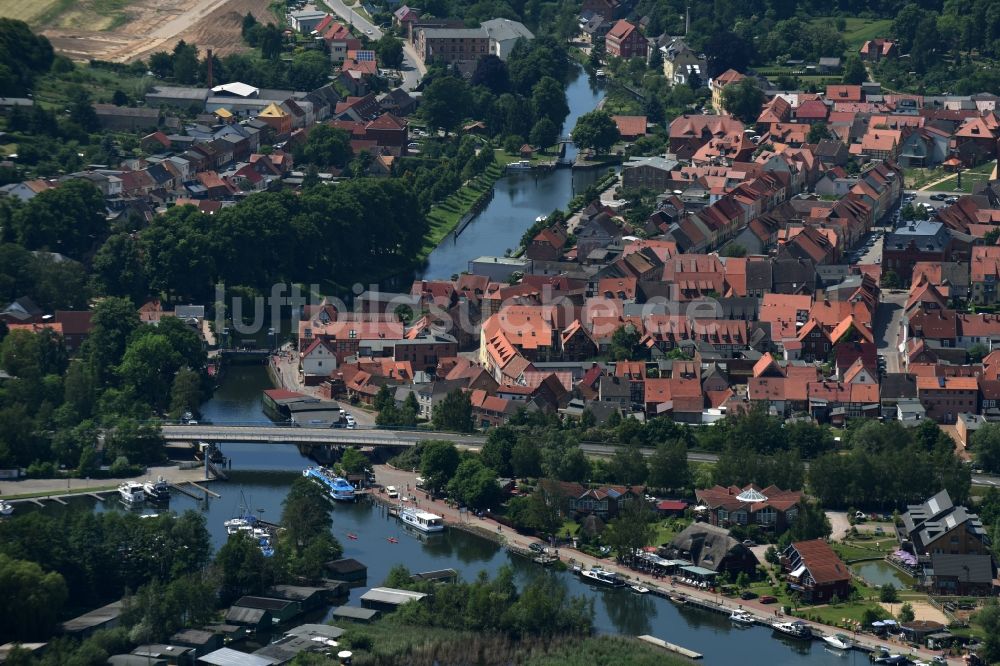 Luftaufnahme Plau am See - Stadtzentrum im Innenstadtbereich in Plau am See im Bundesland Mecklenburg-Vorpommern