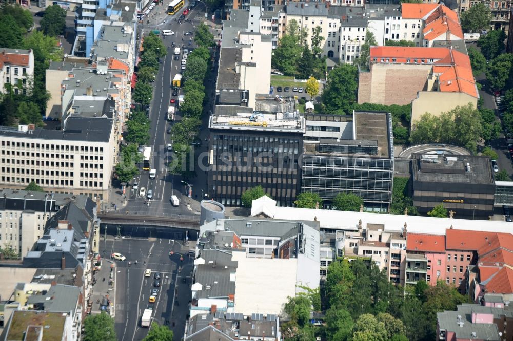 Berlin von oben - Stadtzentrum im Innenstadtbereich Potsdamer Straße am U-Bahn Station Bülowstraße in Berlin