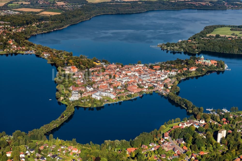 Ratzeburg aus der Vogelperspektive: Stadtzentrum im Innenstadtbereich in Ratzeburg im Bundesland Schleswig-Holstein