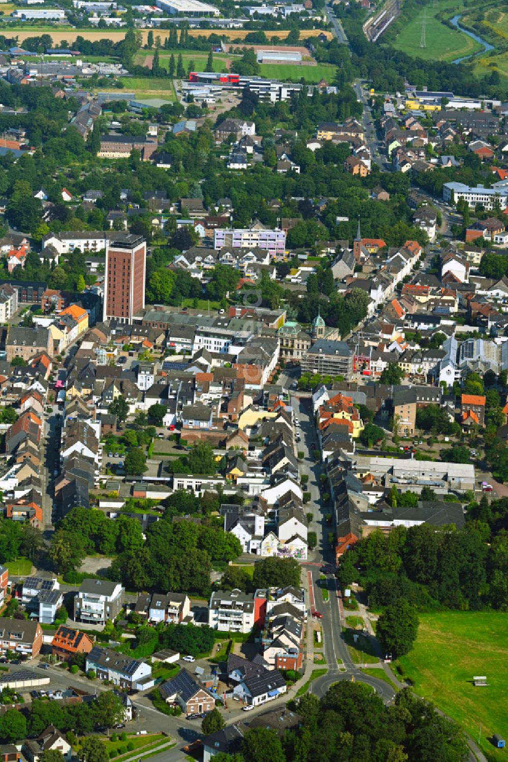 Luftaufnahme Rheinberg - Stadtzentrum im Innenstadtbereich in Rheinberg im Bundesland Nordrhein-Westfalen, Deutschland