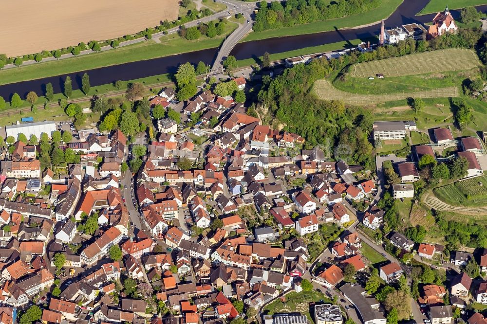 Riegel am Kaiserstuhl aus der Vogelperspektive: Stadtzentrum im Innenstadtbereich in Riegel am Kaiserstuhl im Bundesland Baden-Württemberg