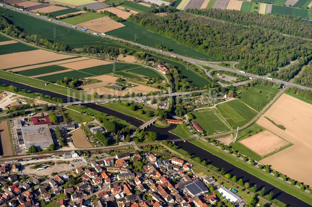 Riegel am Kaiserstuhl von oben - Stadtzentrum im Innenstadtbereich in Riegel am Kaiserstuhl im Bundesland Baden-Württemberg