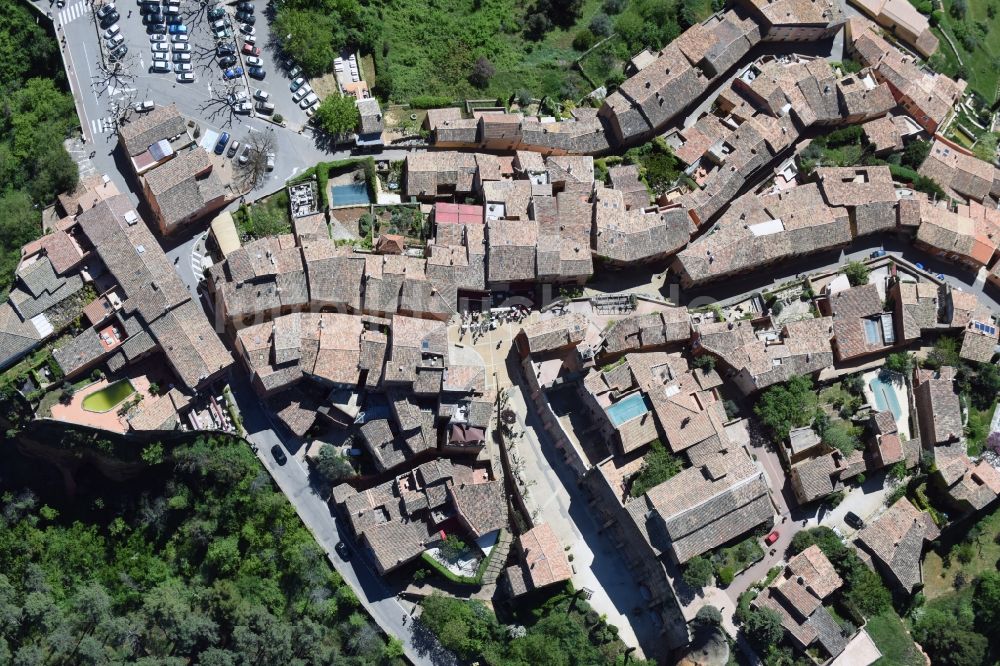 Luftbild Roussillon - Stadtzentrum im Innenstadtbereich in Roussillon in Provence-Alpes-Cote d'Azur, Frankreich