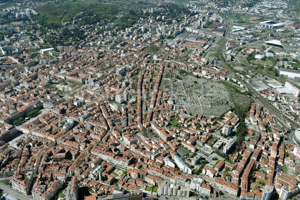 Saint-Etienne aus der Vogelperspektive: Stadtzentrum im Innenstadtbereich in Saint-Etienne in Auvergne Rhone-Alpes, Frankreich