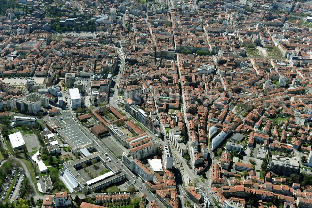 Saint-Etienne von oben - Stadtzentrum im Innenstadtbereich in Saint-Etienne in Auvergne Rhone-Alpes, Frankreich