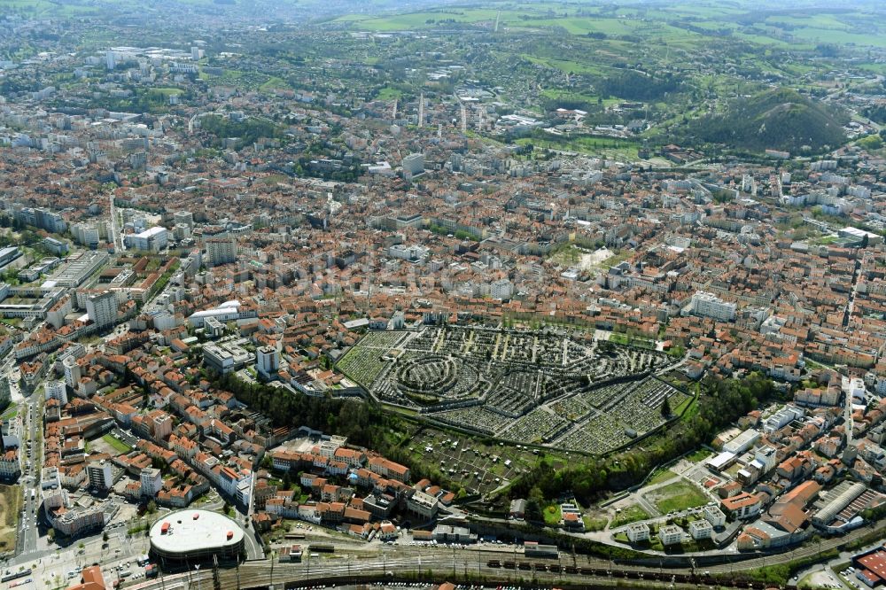 Saint-Etienne von oben - Stadtzentrum im Innenstadtbereich in Saint-Etienne in Auvergne Rhone-Alpes, Frankreich