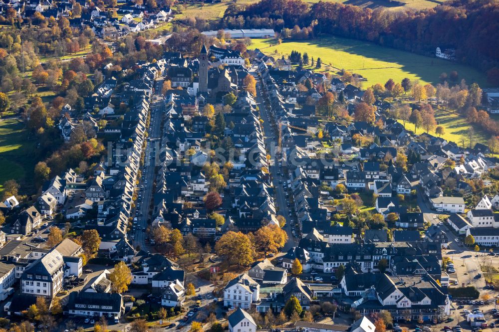 Luftbild Schmallenberg - Stadtzentrum im Innenstadtbereich in Schmallenberg im Bundesland Nordrhein-Westfalen, Deutschland