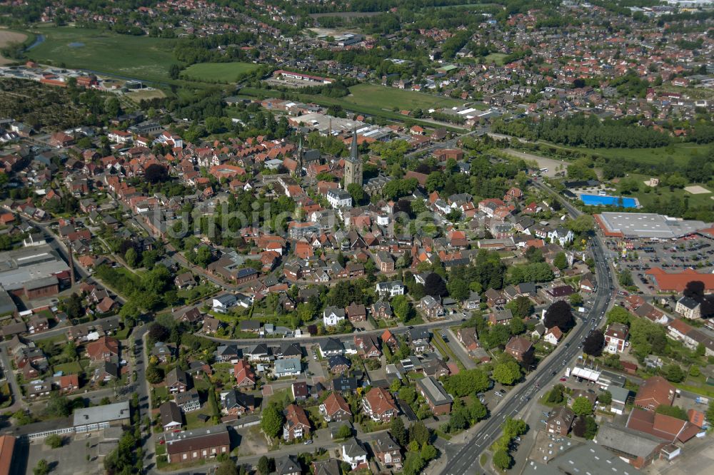 Schüttorf von oben - Stadtzentrum im Innenstadtbereich in Schüttorf im Bundesland Niedersachsen, Deutschland