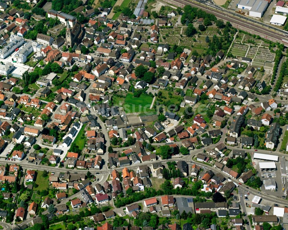 Sinzheim von oben - Stadtzentrum im Innenstadtbereich in Sinzheim im Bundesland Baden-Württemberg, Deutschland