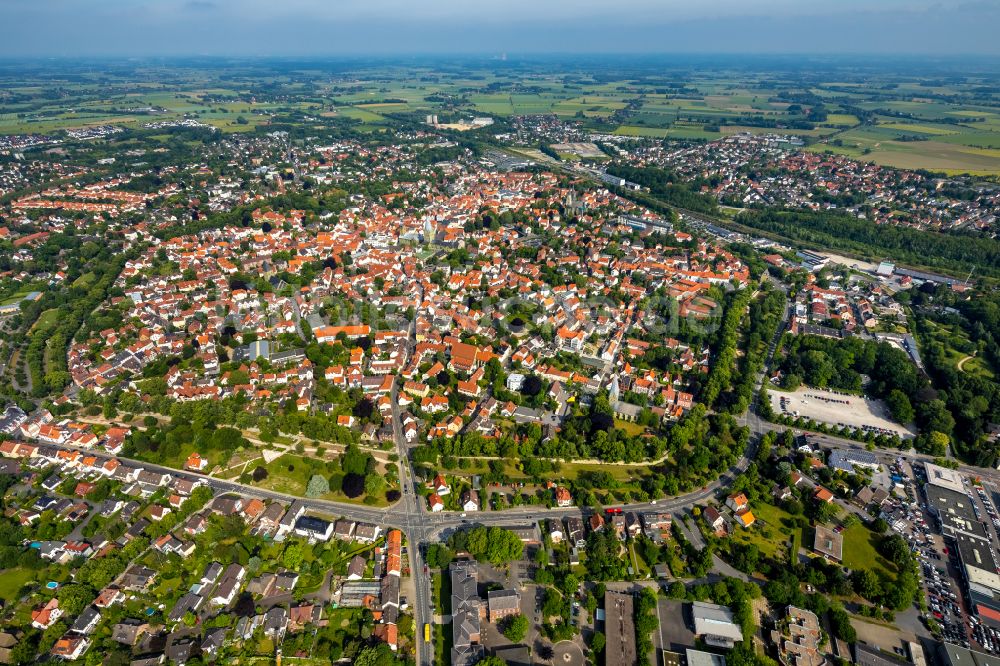 Soest aus der Vogelperspektive: Stadtzentrum im Innenstadtbereich in Soest im Bundesland Nordrhein-Westfalen, Deutschland