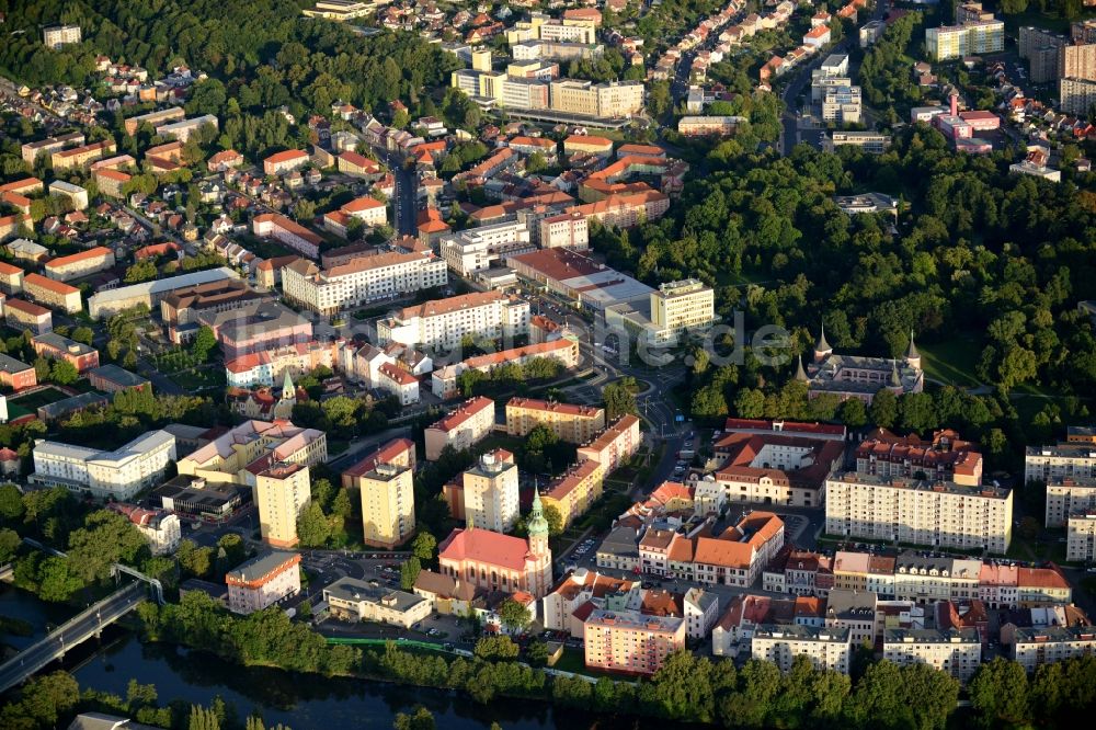 Sokolov aus der Vogelperspektive: Stadtzentrum im Innenstadtbereich in Sokolov in Tschechische Republik