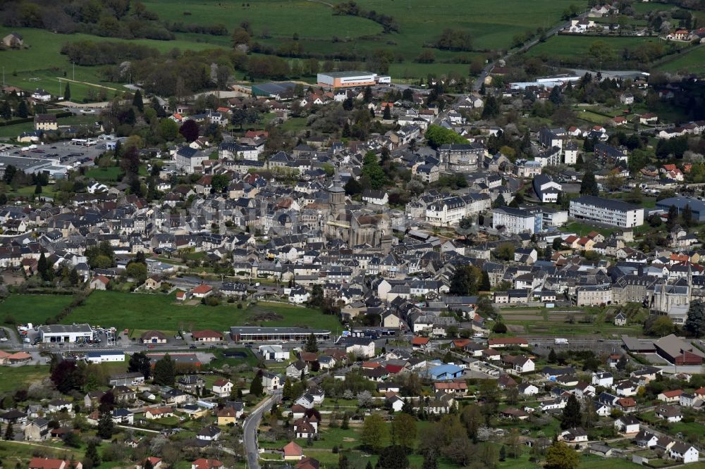 Luftaufnahme La Souterraine - Stadtzentrum im Innenstadtbereich in La Souterraine in Aquitaine Limousin Poitou-Charentes, Frankreich