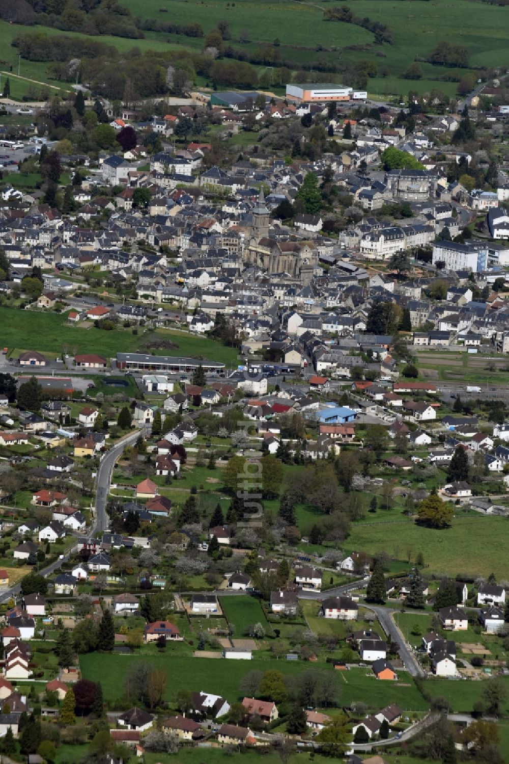 La Souterraine aus der Vogelperspektive: Stadtzentrum im Innenstadtbereich in La Souterraine in Aquitaine Limousin Poitou-Charentes, Frankreich