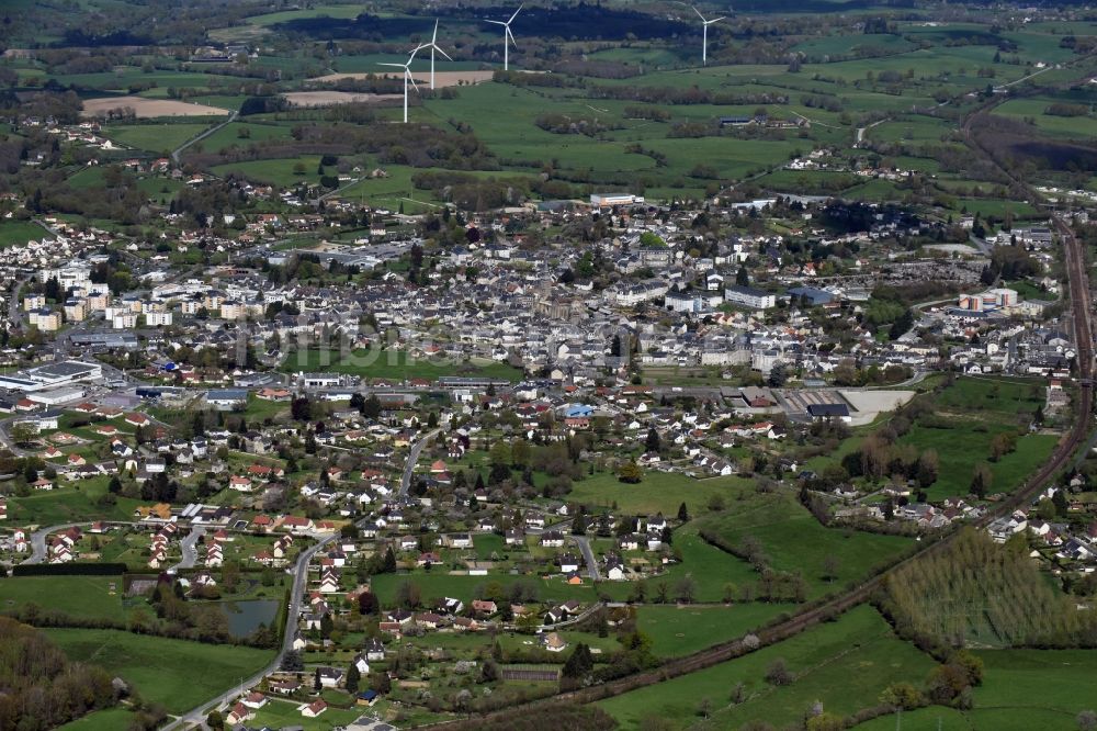 Luftaufnahme La Souterraine - Stadtzentrum im Innenstadtbereich in La Souterraine in Aquitaine Limousin Poitou-Charentes, Frankreich