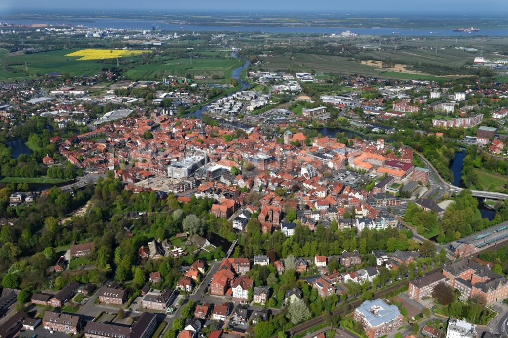 Luftaufnahme Stade - Stadtzentrum im Innenstadtbereich in Stade im Bundesland Niedersachsen