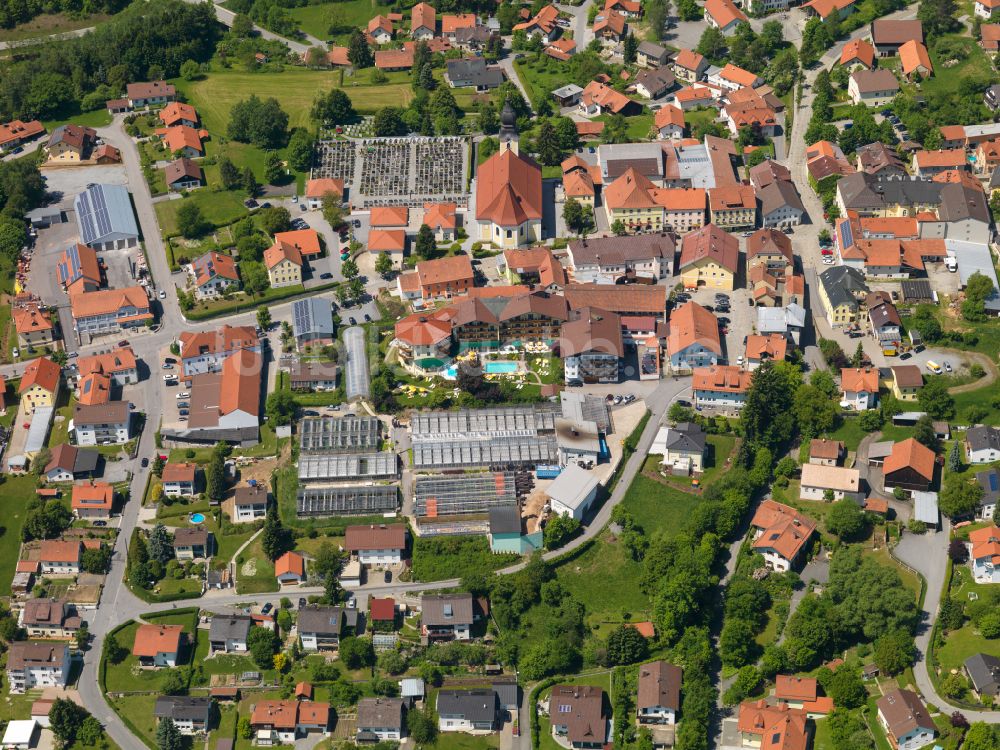 Steinerleinbach aus der Vogelperspektive: Stadtzentrum im Innenstadtbereich in Steinerleinbach im Bundesland Bayern, Deutschland