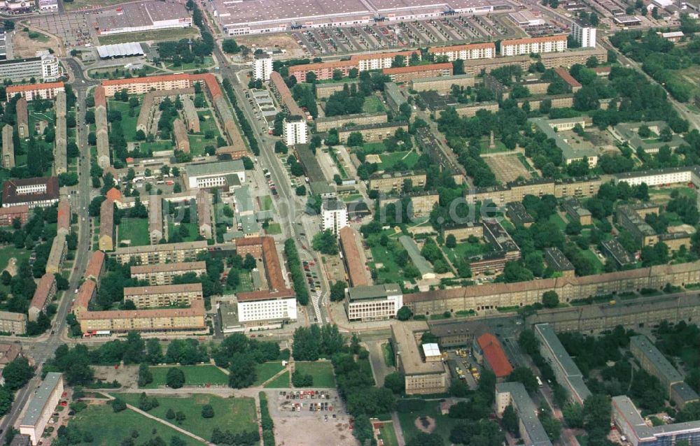 Luftbild Eisenhüttenstadt - Stadtzentrum im Innenstadtbereich Str. der Republik - Karl-Marx-Straße - in Eisenhüttenstadt im Bundesland Brandenburg, Deutschland