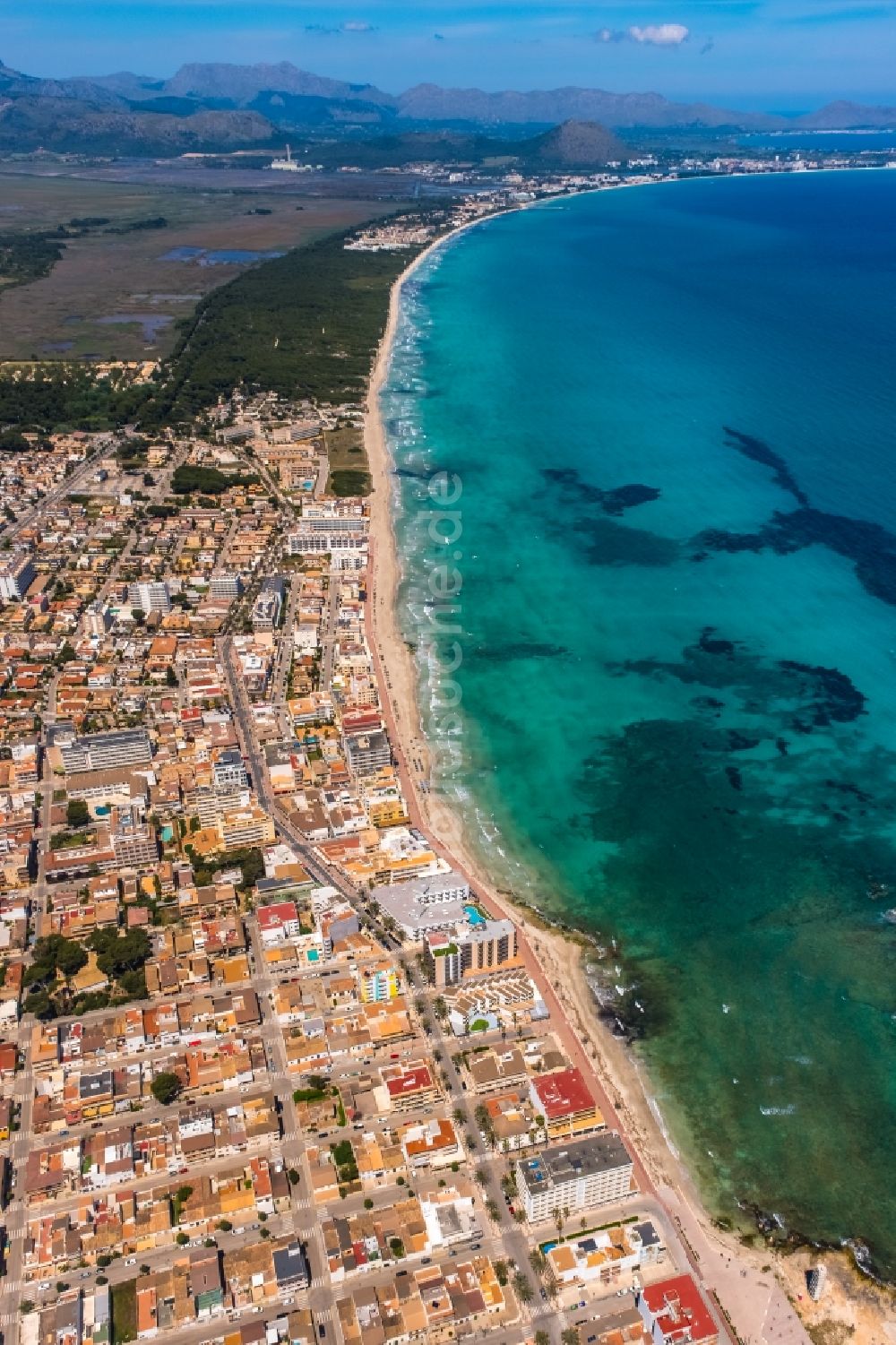 Luftbild Can Picafort - Stadtzentrum im Innenstadtbereich Strandufer Passeig Enginyer Antoni Garau in Can Picafort in Balearische Insel Mallorca, Spanien