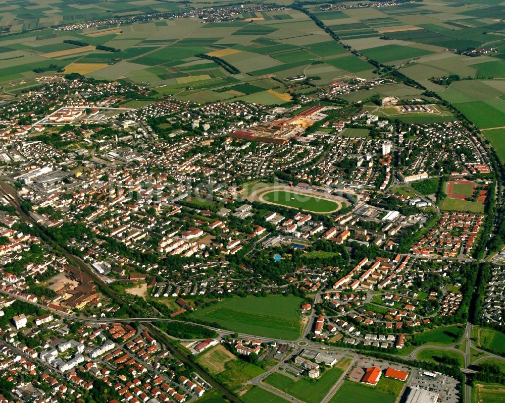 Straubing von oben - Stadtzentrum im Innenstadtbereich in Straubing im Bundesland Bayern, Deutschland