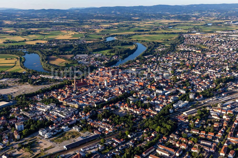 Straubing aus der Vogelperspektive: Stadtzentrum im Innenstadtbereich in Straubing im Bundesland Bayern, Deutschland