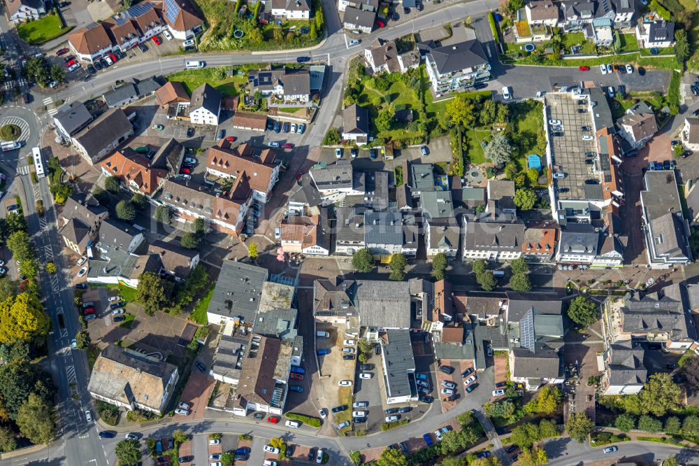 Sundern (Sauerland) aus der Vogelperspektive: Stadtzentrum im Innenstadtbereich in Sundern (Sauerland) im Bundesland Nordrhein-Westfalen, Deutschland