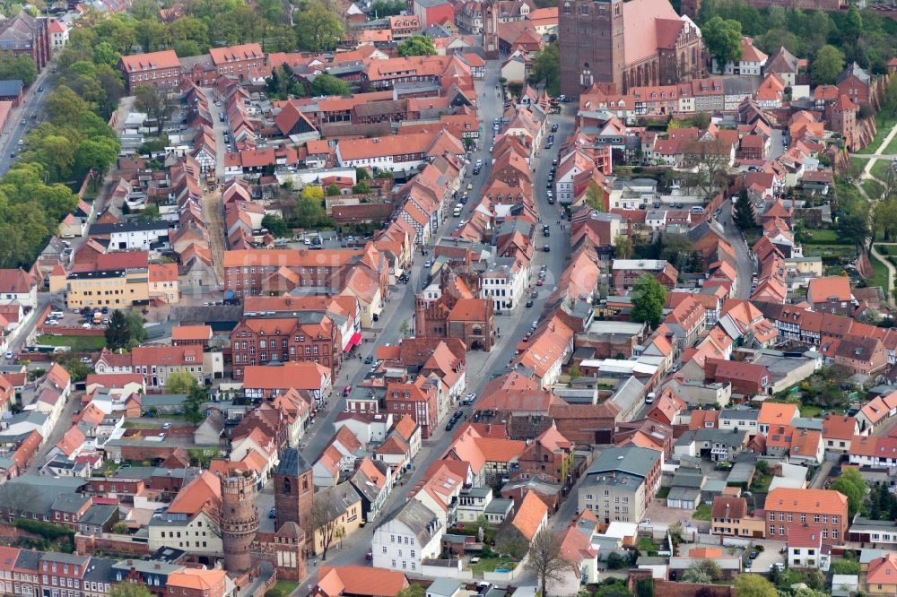 Luftaufnahme Tangermünde - Stadtzentrum im Innenstadtbereich in Tangermünde im Bundesland Sachsen-Anhalt