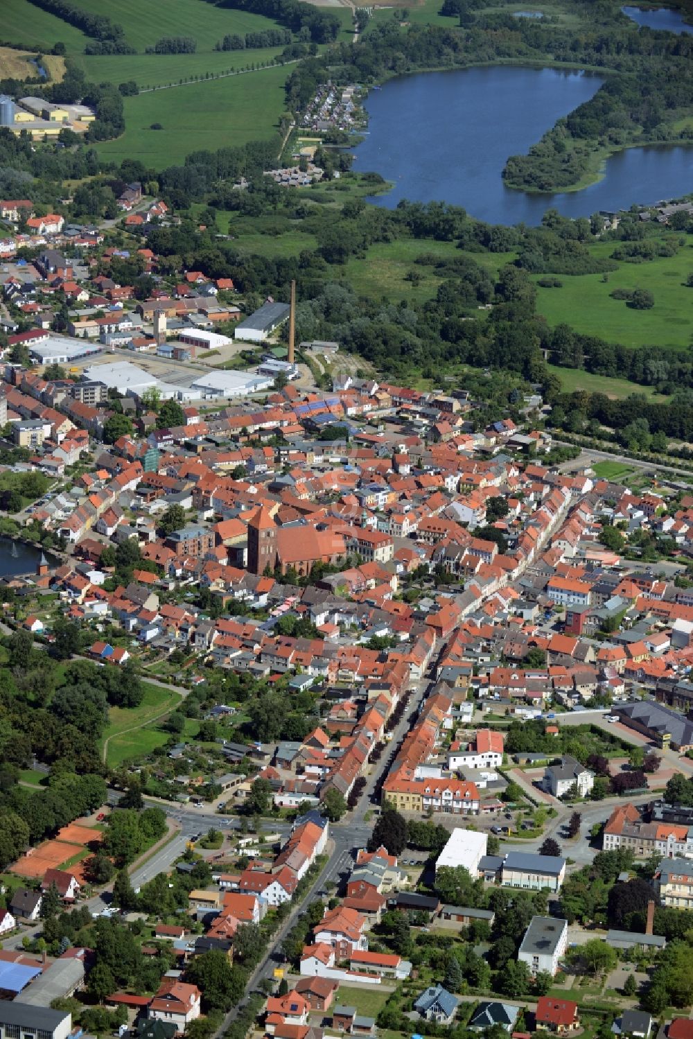 Luftbild Teterow - Stadtzentrum im Innenstadtbereich in Teterow im Bundesland Mecklenburg-Vorpommern