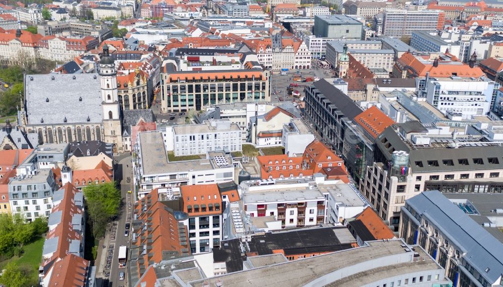 Luftaufnahme Leipzig - Stadtzentrum im Innenstadtbereich Thomasgasse - Petersstraße im Ortsteil Zentrum in Leipzig im Bundesland Sachsen, Deutschland