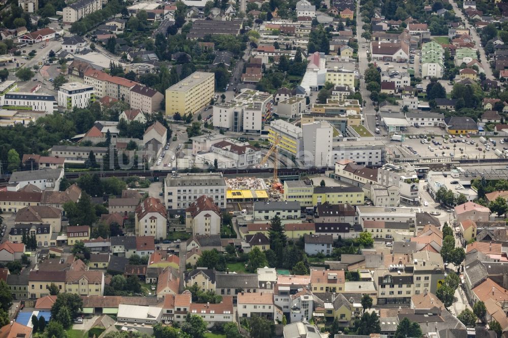 Tulln an der Donau aus der Vogelperspektive: Stadtzentrum im Innenstadtbereich in Tulln an der Donau in Niederösterreich, Österreich