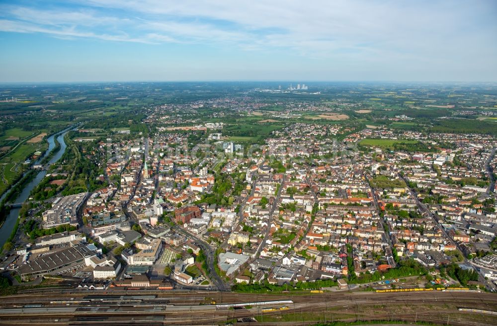 Hamm von oben - Stadtzentrum im Innenstadtbereich am Ufer des Flußverlaufes Lippe in Hamm im Bundesland Nordrhein-Westfalen