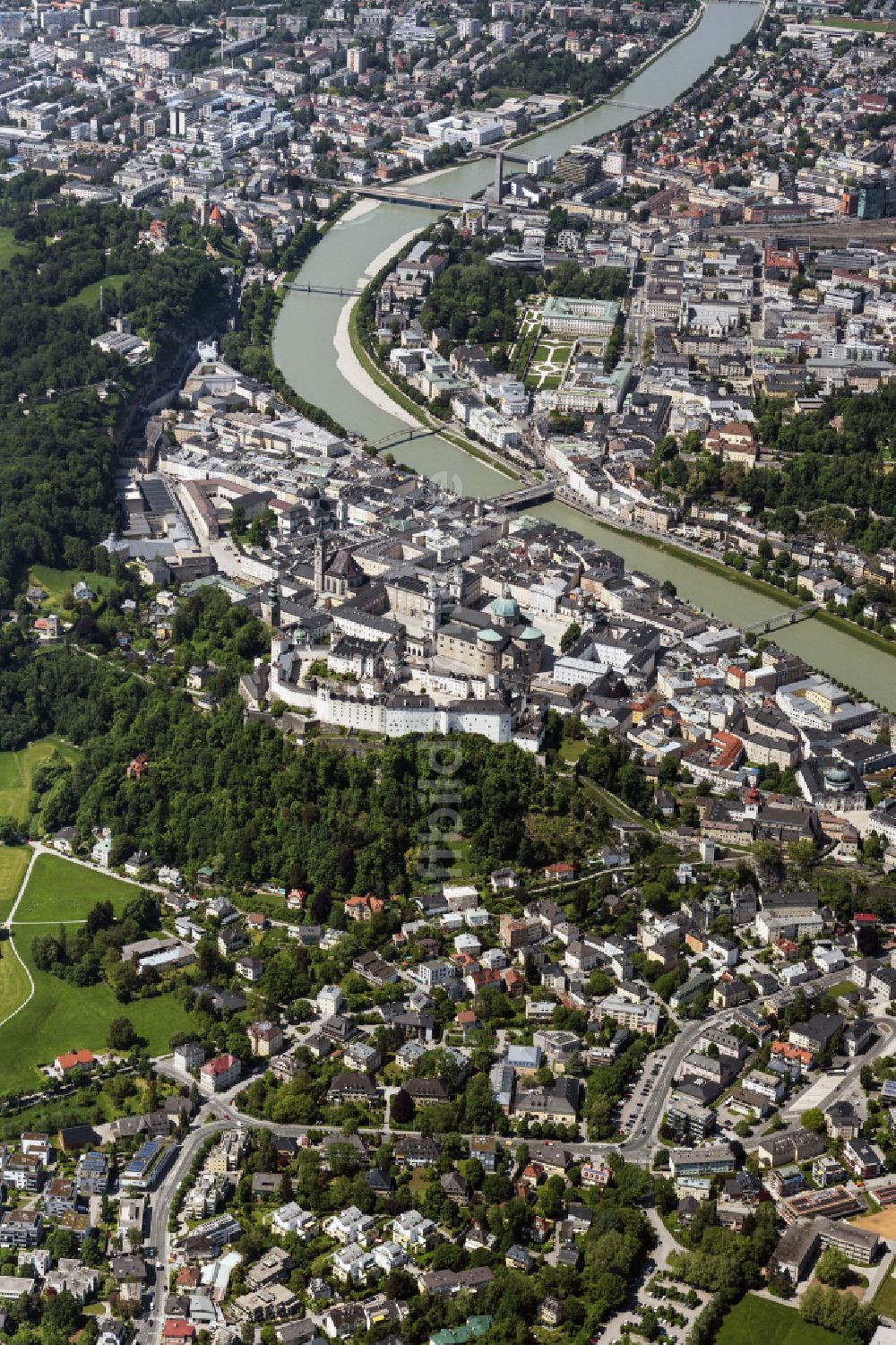 Luftaufnahme Salzburg Stadtzentrum Im Innenstadtbereich Am Ufer Des Flu Verlaufes Der Salzach