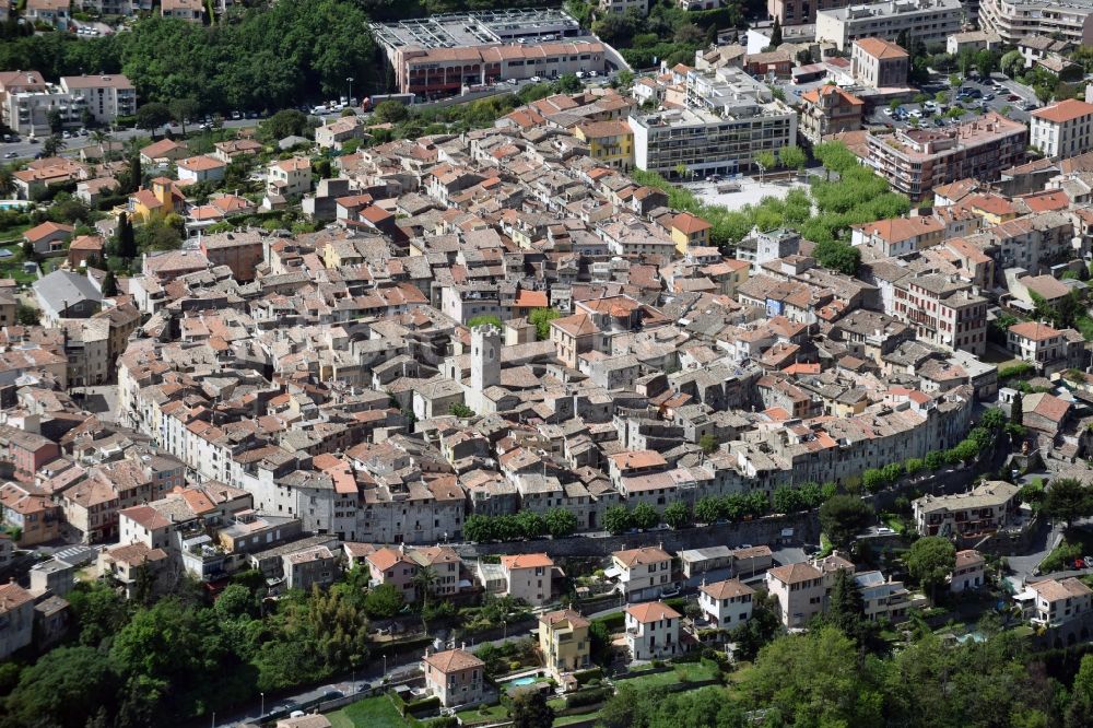 Luftaufnahme Vence - Stadtzentrum im Innenstadtbereich in Vence in Provence-Alpes-Cote d'Azur, Frankreich