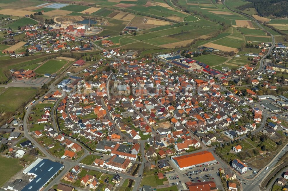 Volkmarsen aus der Vogelperspektive: Stadtzentrum im Innenstadtbereich in Volkmarsen im Bundesland Hessen, Deutschland