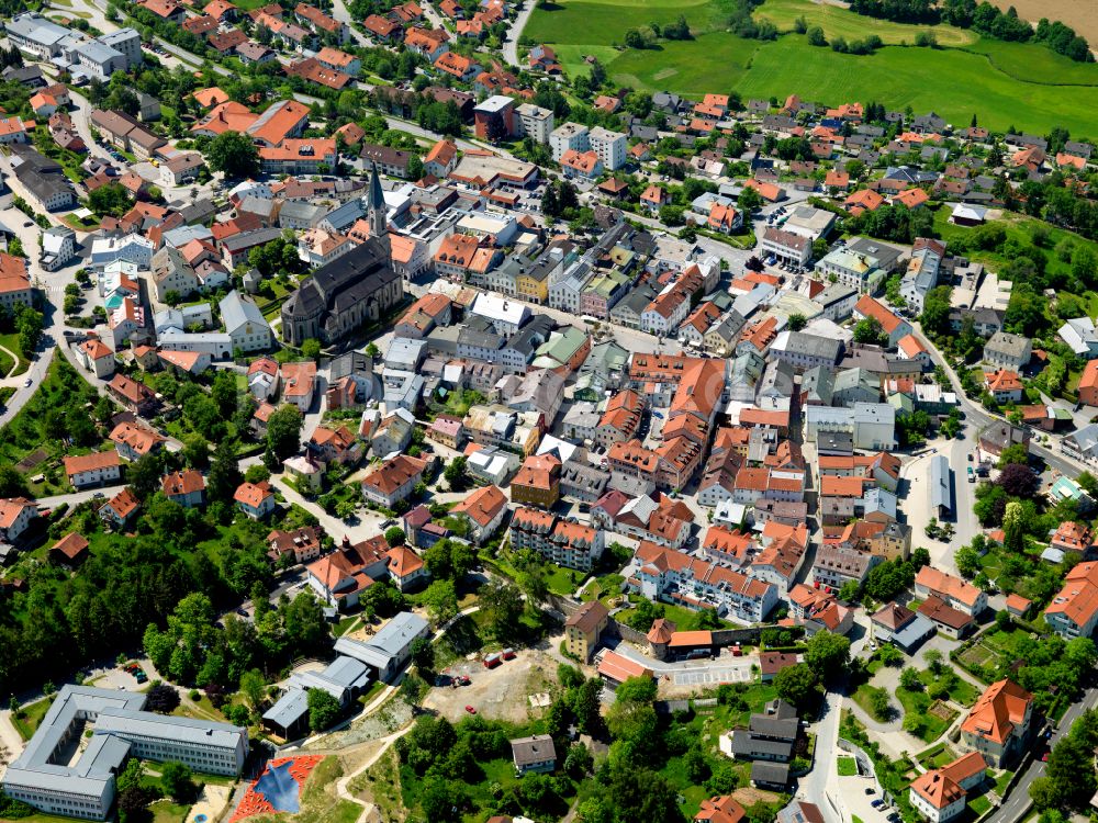 Luftaufnahme Waldkirchen - Stadtzentrum im Innenstadtbereich in Waldkirchen im Bundesland Bayern, Deutschland