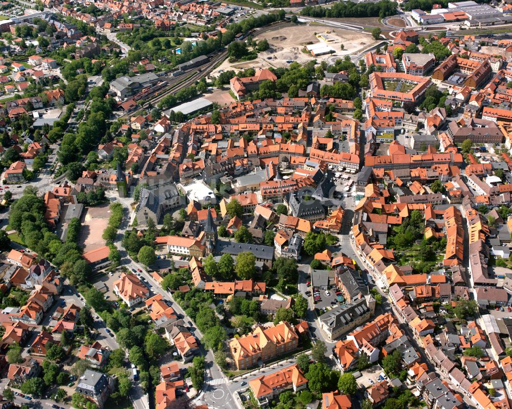 Luftaufnahme Wernigerode - Stadtzentrum im Innenstadtbereich in Wernigerode im Bundesland Sachsen-Anhalt, Deutschland