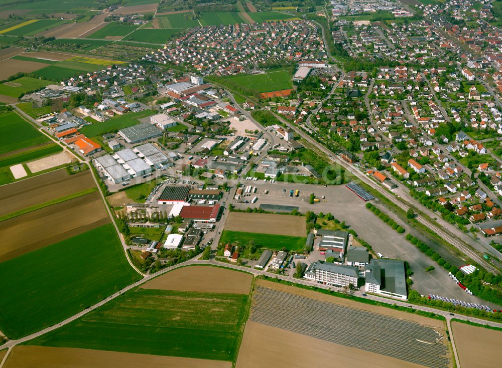 Luftaufnahme Wettingen - Stadtzentrum im Innenstadtbereich in Wettingen im Bundesland Baden-Württemberg, Deutschland