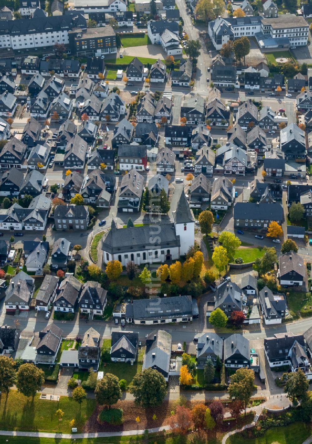 Winterberg aus der Vogelperspektive: Stadtzentrum im Innenstadtbereich in Winterberg im Bundesland Nordrhein-Westfalen